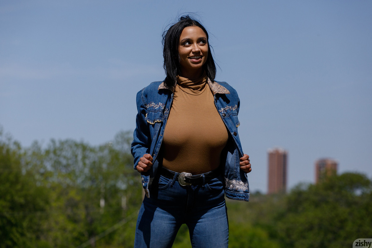 full_017_9225100949140228