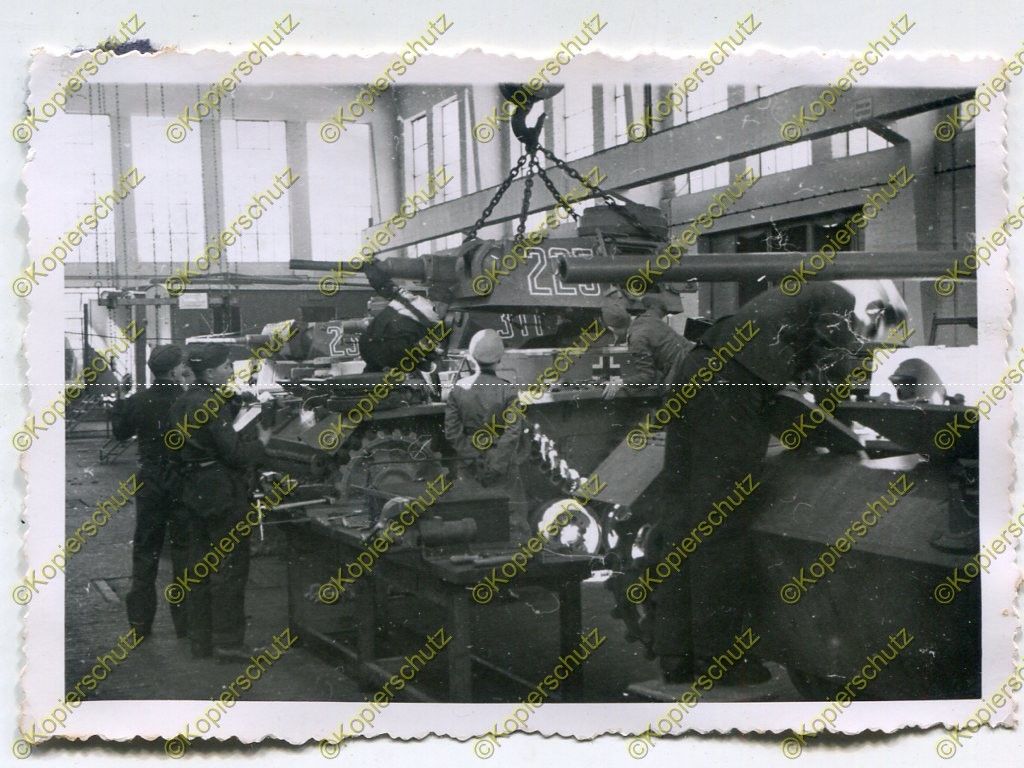 Foto, 2.Panzer-Regiment 2 (Reich), Panzer Instandsetzung in Oran