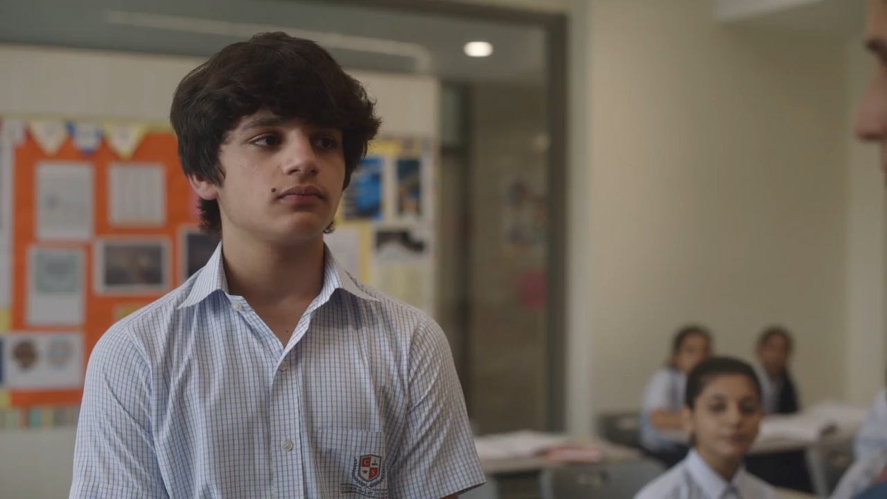 Thode Door Thode Paas (2025) Season 1 [Hindi] WebRip 480p 720p ESub - Complete Screenshot