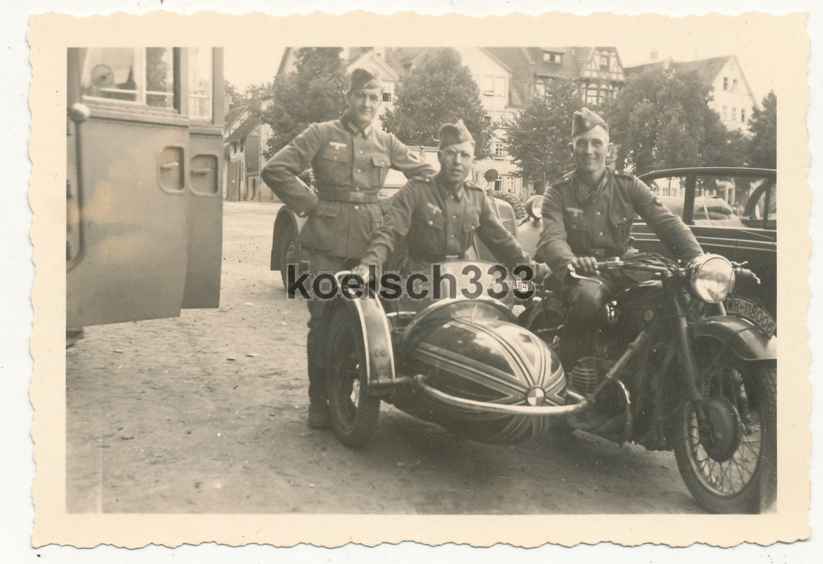 Foto Soldaten der Wehrmacht mit einem schönen BMW Beiwagen Motorrad ...