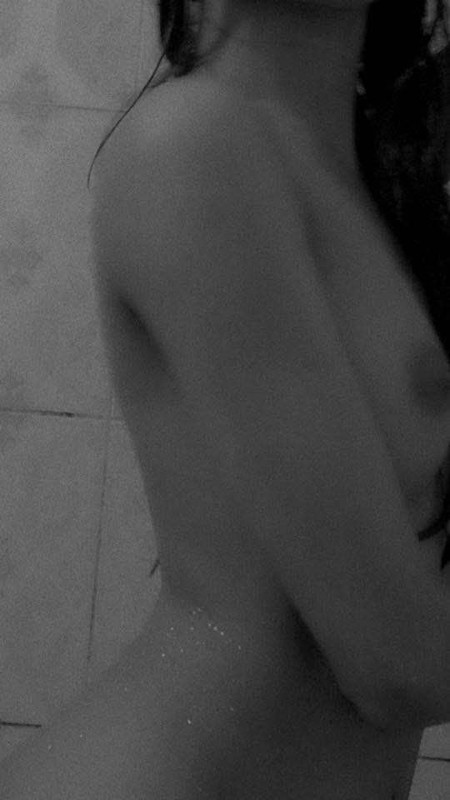 photo 6109135832741957758 y