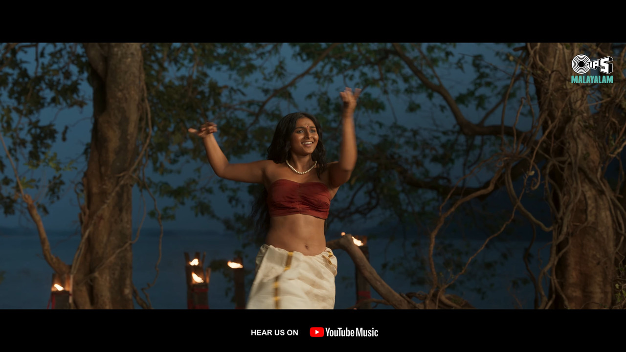 Kayadu Lohar Hot Song Pathonpatham Noottandu.webm_snapshot_01.18.664