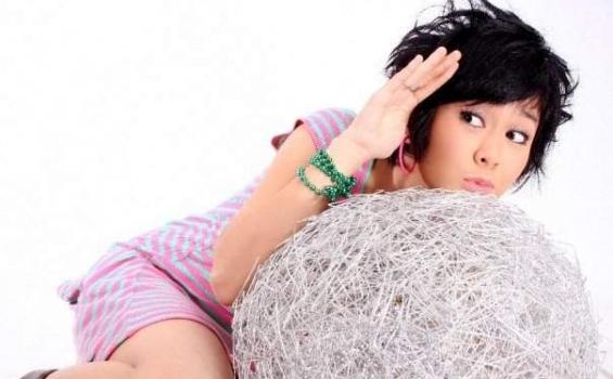 Valia Rahma merupakan aktris Indonesia. Ia meninggal pada 13 Januari 2012 karena kecelakaan lalu lintas.