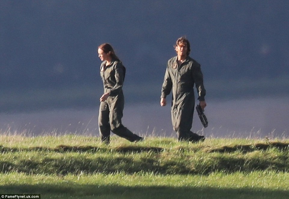 1475453425-stonehenge-12