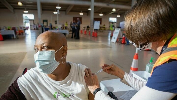 Incentivan en NY aplicación de dosis de refuerzo; pagarán 100 dólares