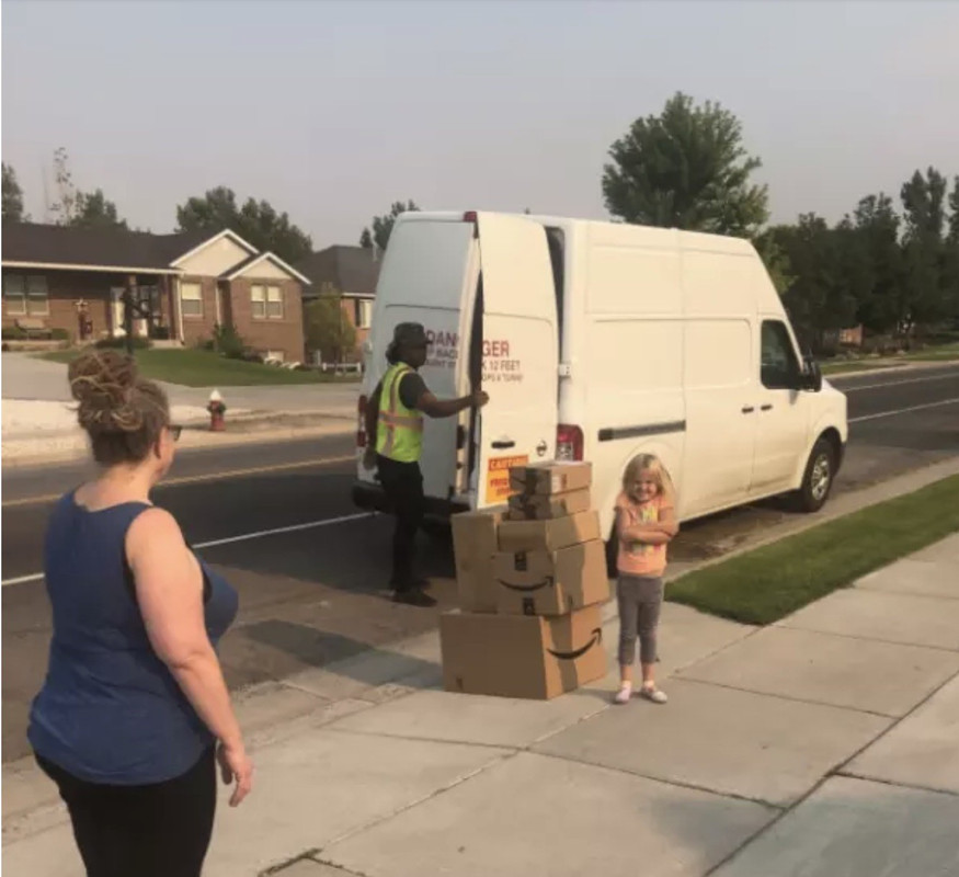 Niño de dos años ordena 31 hamburguesas en McDonalds