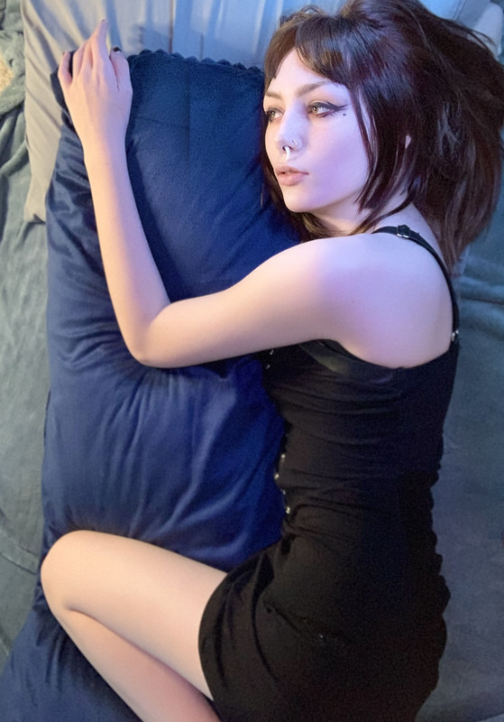 alyx wulf, sillywulf and tinykittie in answer #2185090