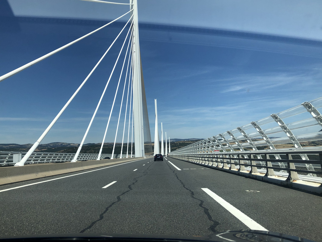 82C9F476-F214-4920-B564-64B7A0490333