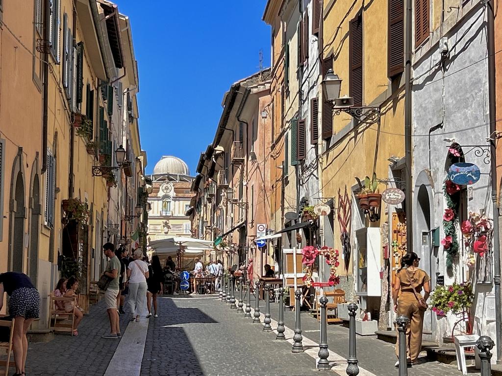 Жаркий сентябрь на побережье Тирренского моря.