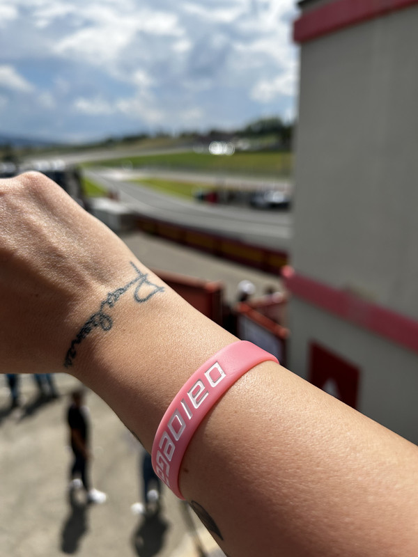 E255EACF-5DA0-438A-B2A9-C4E1FCFE70AD