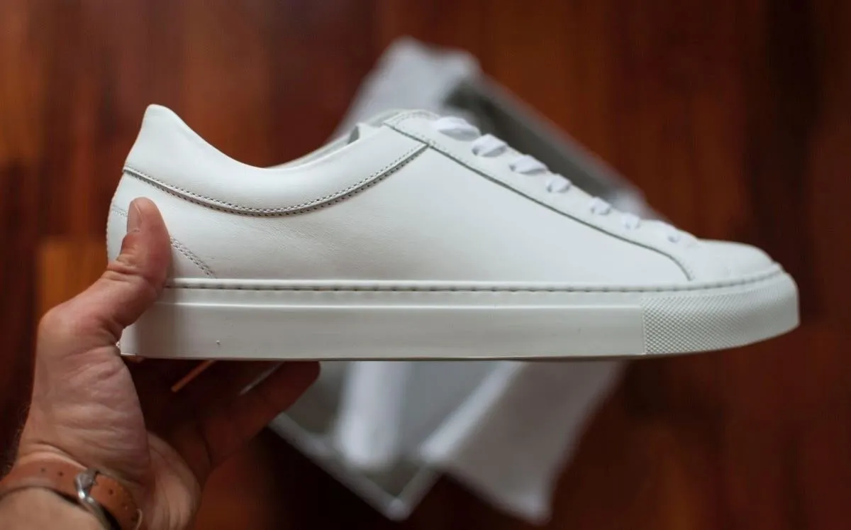 ¿Cómo se limpian los tenis blancos de piel? Evita que se dañen con este truco