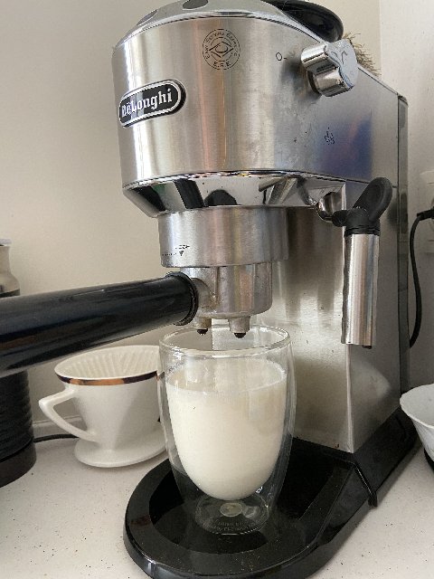 8-F487408-1-BA6-4-FFA-B98-E-F557-EF3701-