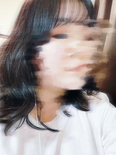 髪を暗くした