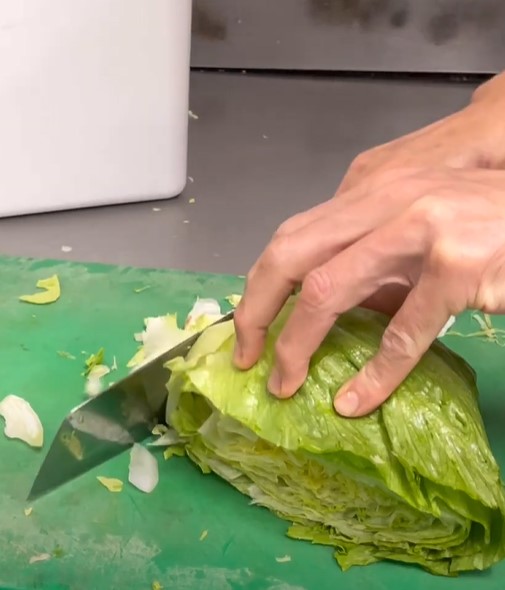 How to cut lettuce for burgers