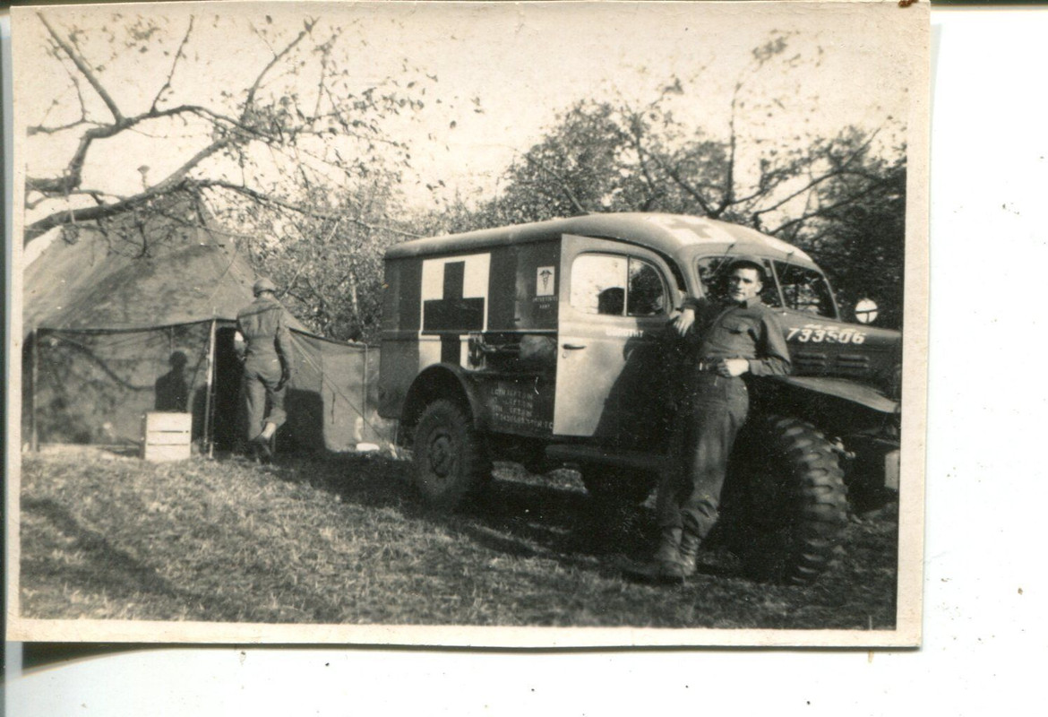 Orig.Foto US Soldat GI Sanitäter Rotes Kreuz Aut