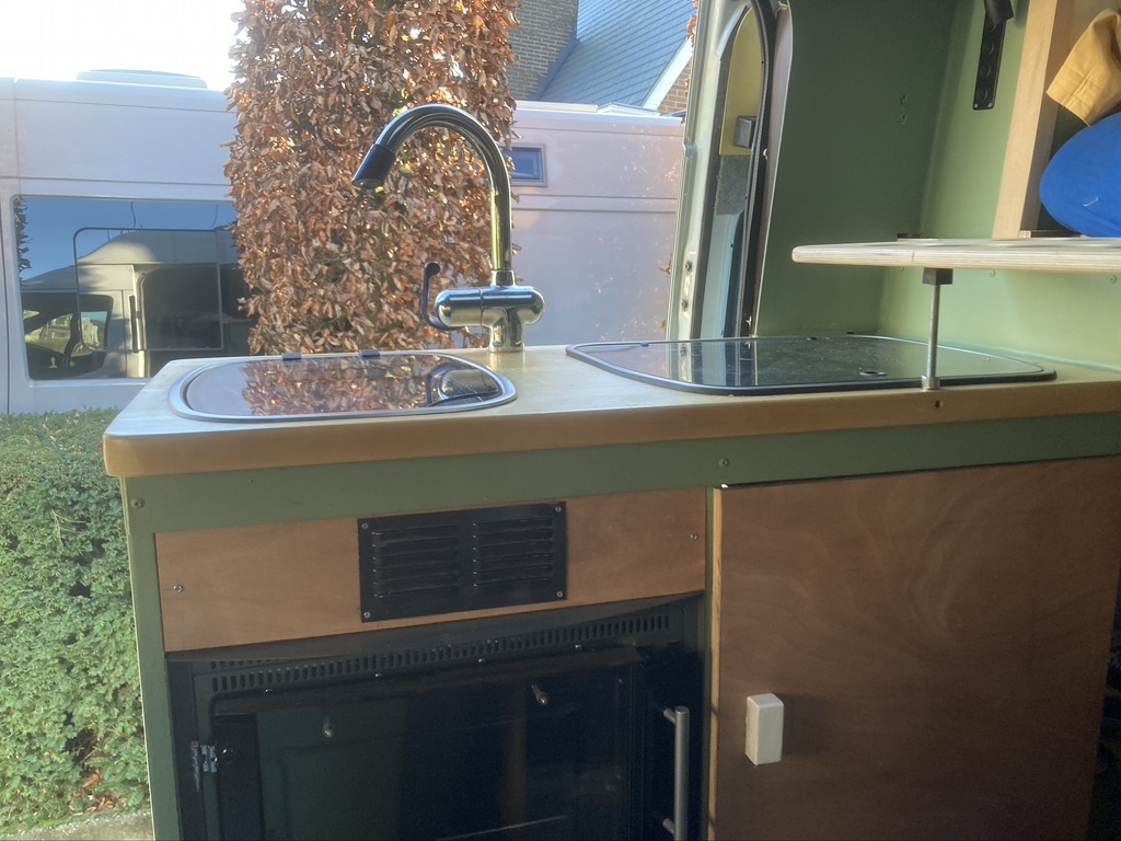 0848FD14-20C2-48DF-9314-0488766686F8_1_105_c