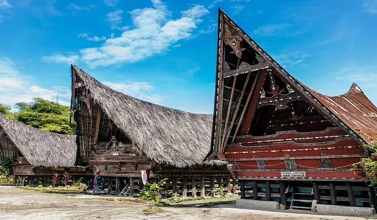 Museum Huta Bolon Simanindo: Warisan Budaya Batak yang Menawan di Sumut