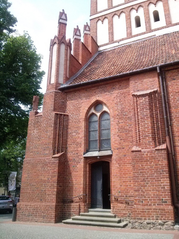 03 - wejście od strony pd (panna Monika)