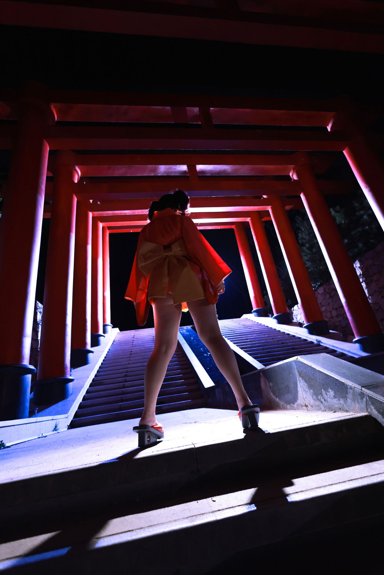 g44不会受伤《甲铁城的卡巴内瑞 无名》写真照，和服小姐姐的治愈系夜拍插图6