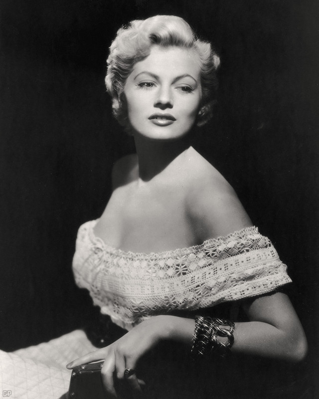 anita_ekberg_mc42