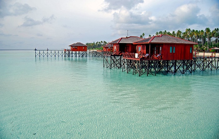 Pulau Maratua, Kepulauan Derawan, Kalimantar Timur.