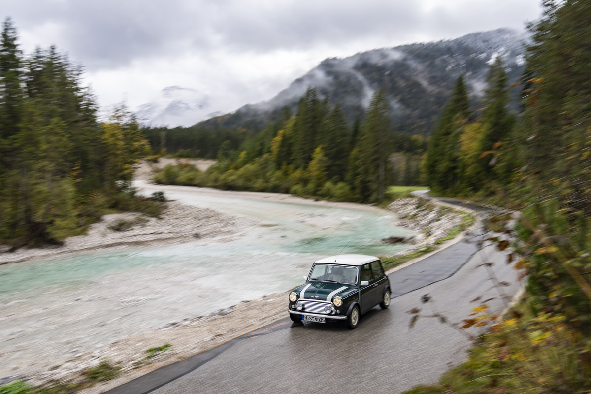 P90442244_highRes_mini-cooper-mk-vii-1