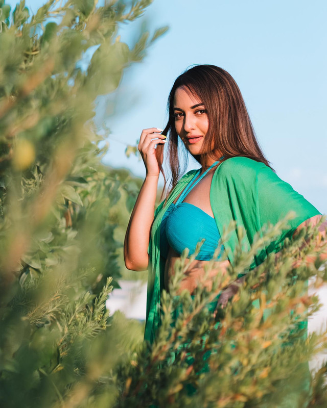 Where-theres-blue-theres-green-Fun-impromptu-shoot-with-yashlightroom-at-the-lovely-vakkarum