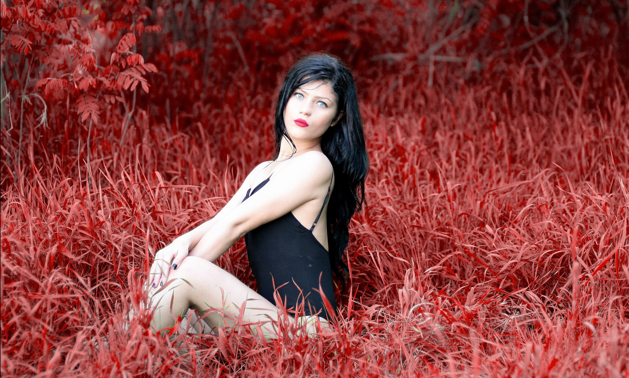 girl-in-field-red-1-8-7.jpg