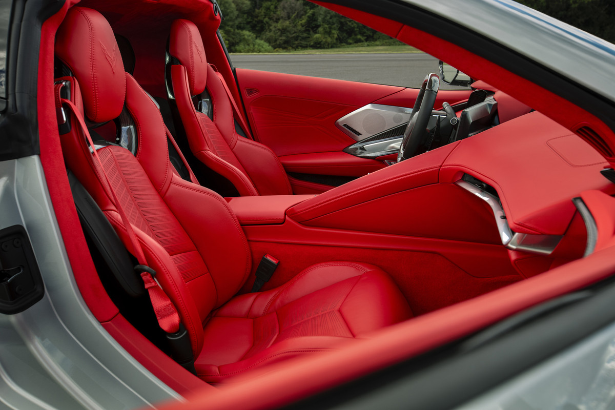 2023-Chevrolet-Corvette-Z06-020