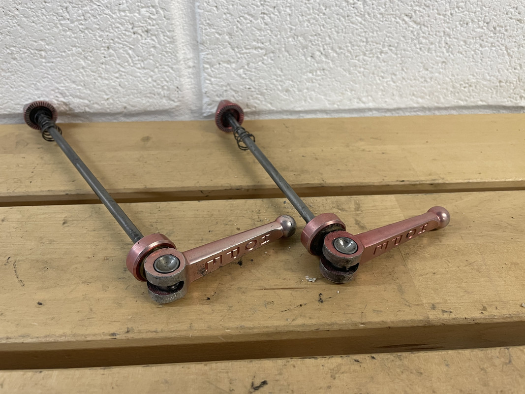 73BF9310-0BFB-4D01-B6DA-C60D572EFF58