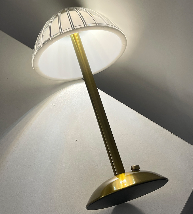 Lámpara de escritorio LED inalámbrica, lámpara de escritorio a catería, lámpara de Mesa LED regulable - Lámpara de noche para Sala de estar, dormitorio, 3 colores de Luz - details 3