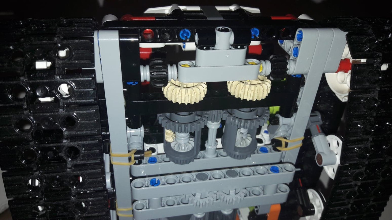 43422570_1995794073792112_367634189626900480_n