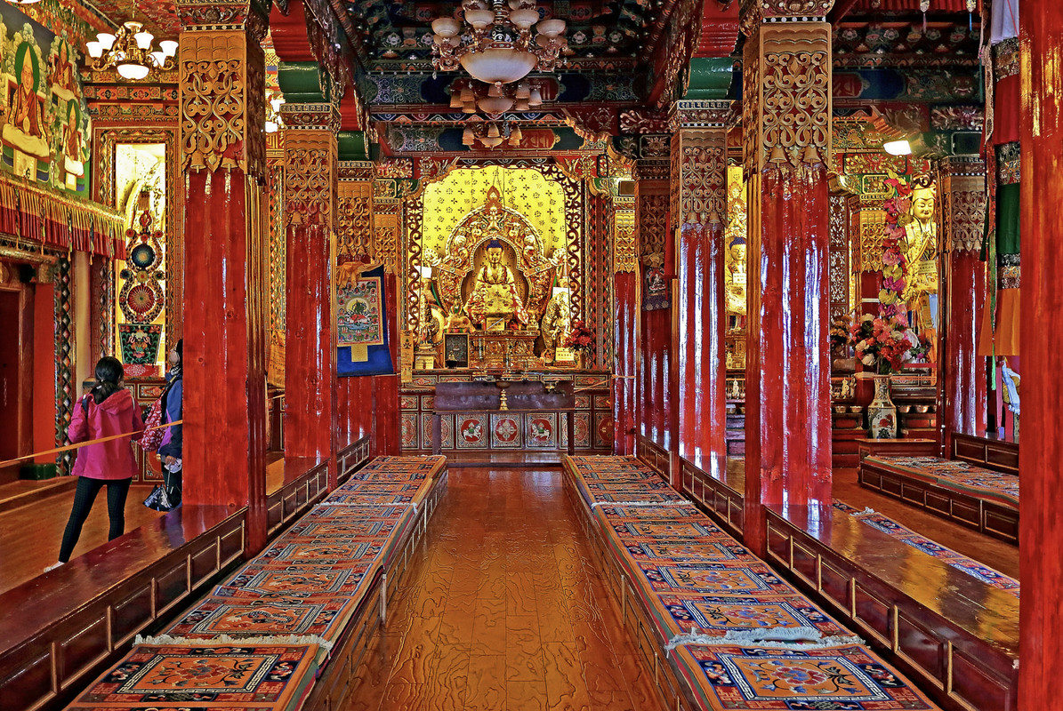 redmonastryinteriorchina.jpg