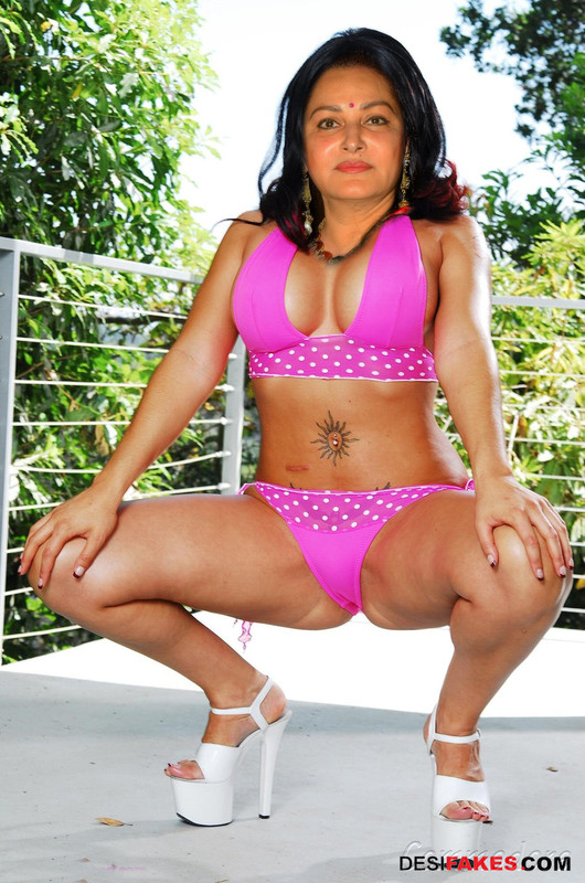 10-Jaya Prada Bikini (1)