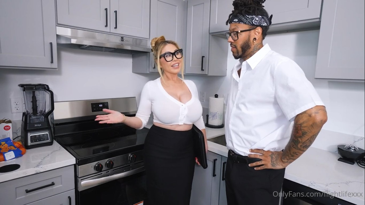 OnlyFans 2026 Kianna Dior Slutty Realtor was selling a new property and wanted to seal to deal