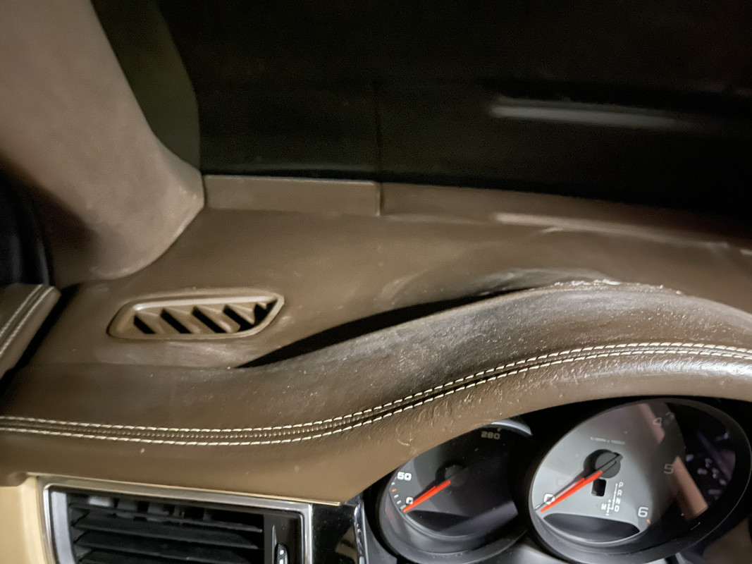 8C7073C5-D74E-4A03-B337-1E7FCE593C2A