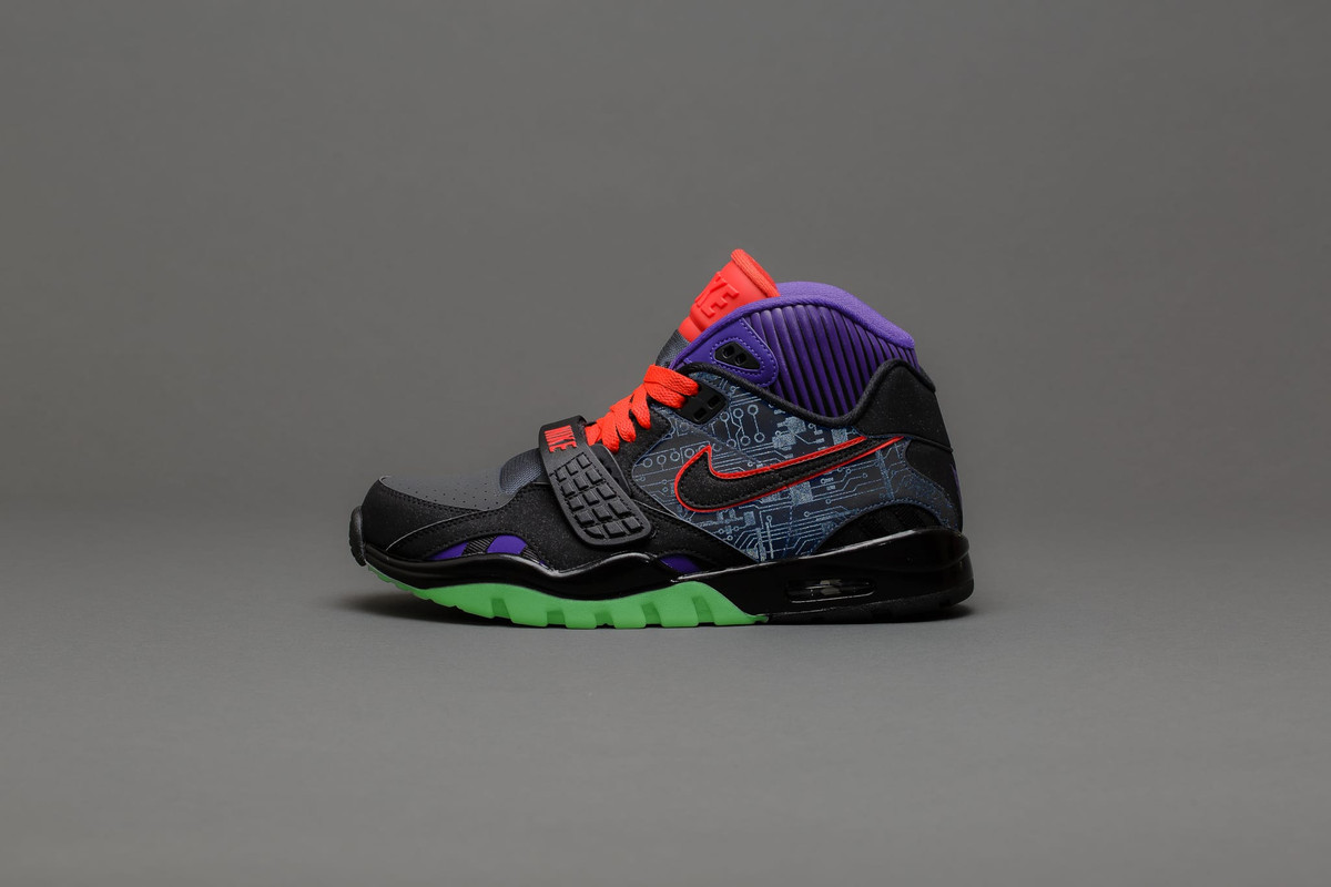 Megatron_Trainer-2-glow_25317_1384882620