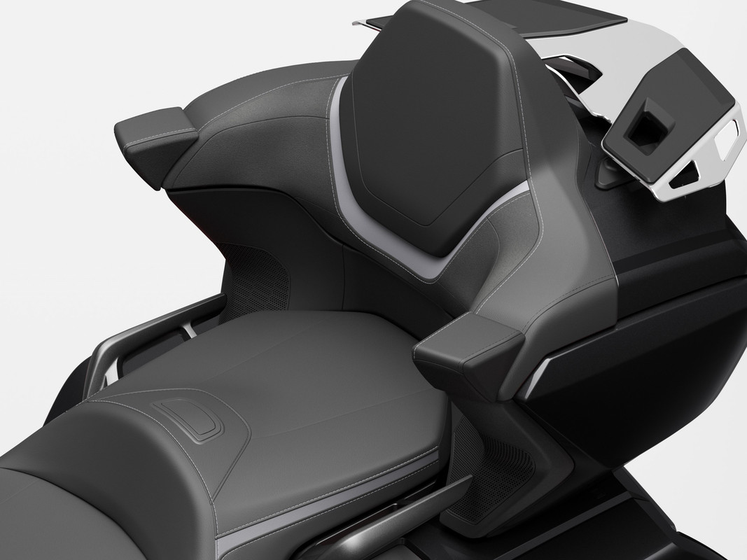 413848_23YM_HONDA_GOLD_WING_TOUR