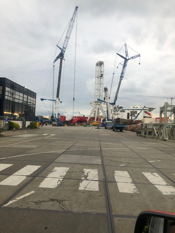 906CD809-AA1E-44B7-85DB-E9F822FDB9E5