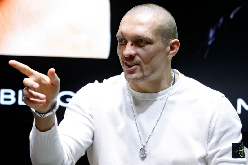 Джон Фюри: Усик е като змиорка в студена вода