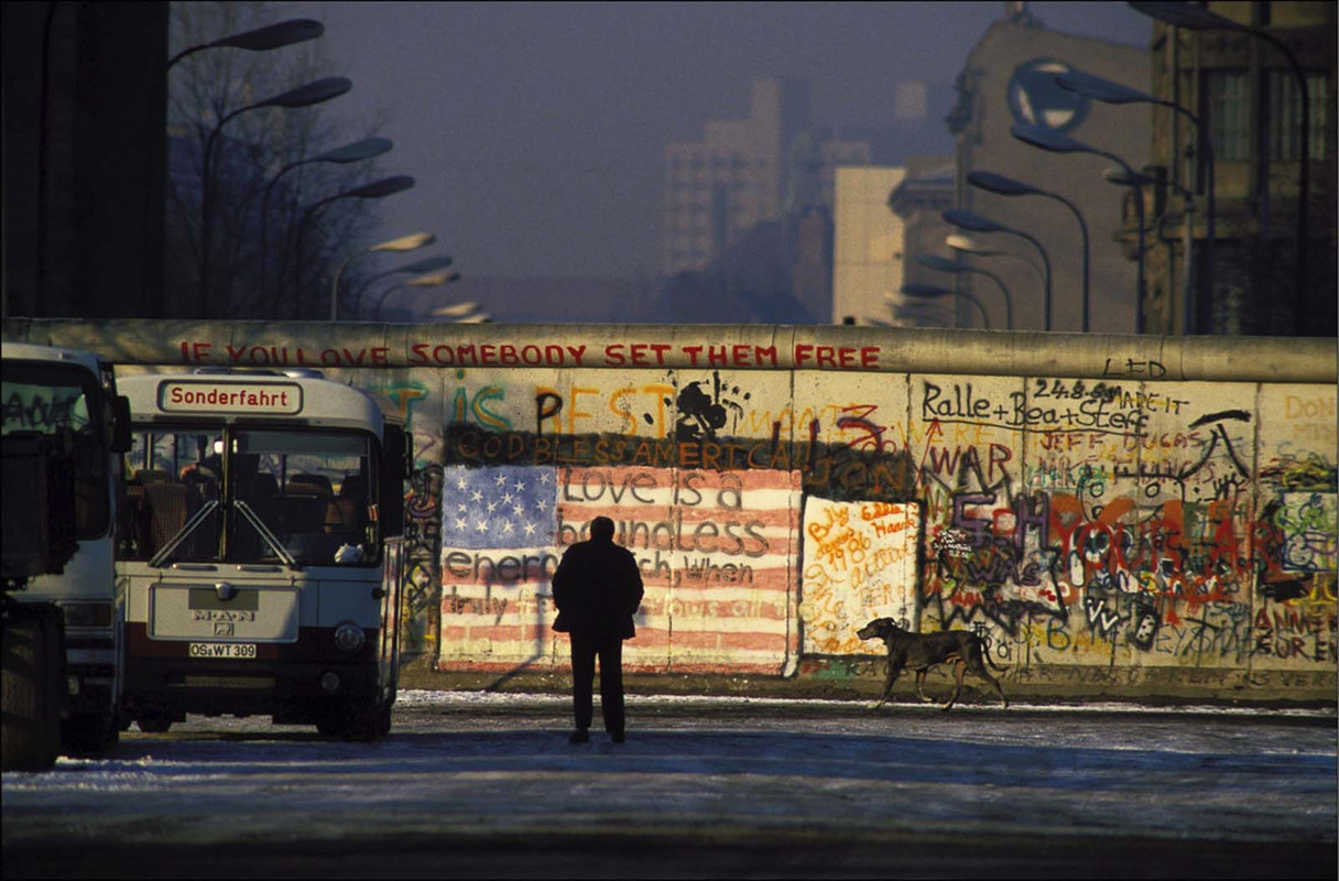 everyday-life-berlin-wall (5)