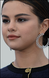 Selena Gomez 12-938