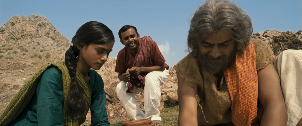 Manjhi: The Mountain Man 2015 WebRip [Hindi] 480p 720p ESub Screenshot