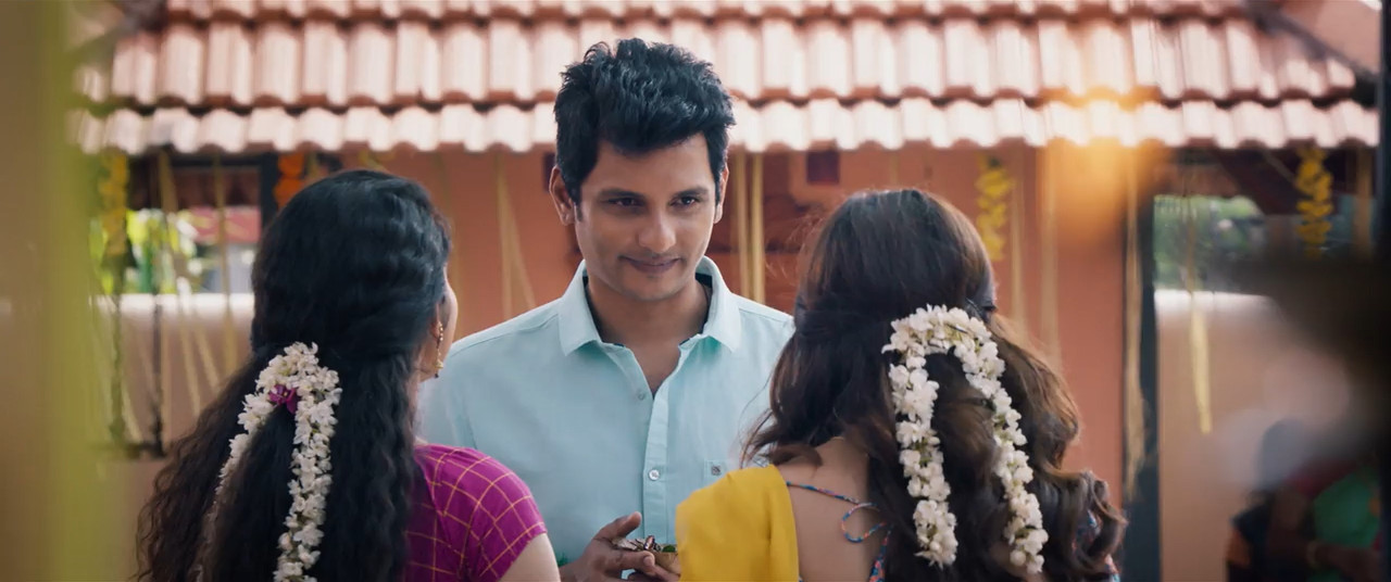 Varalaru Mukkiyam 2022 WebRip [Hindi + Tamil] 480p 720p ESub Screenshot