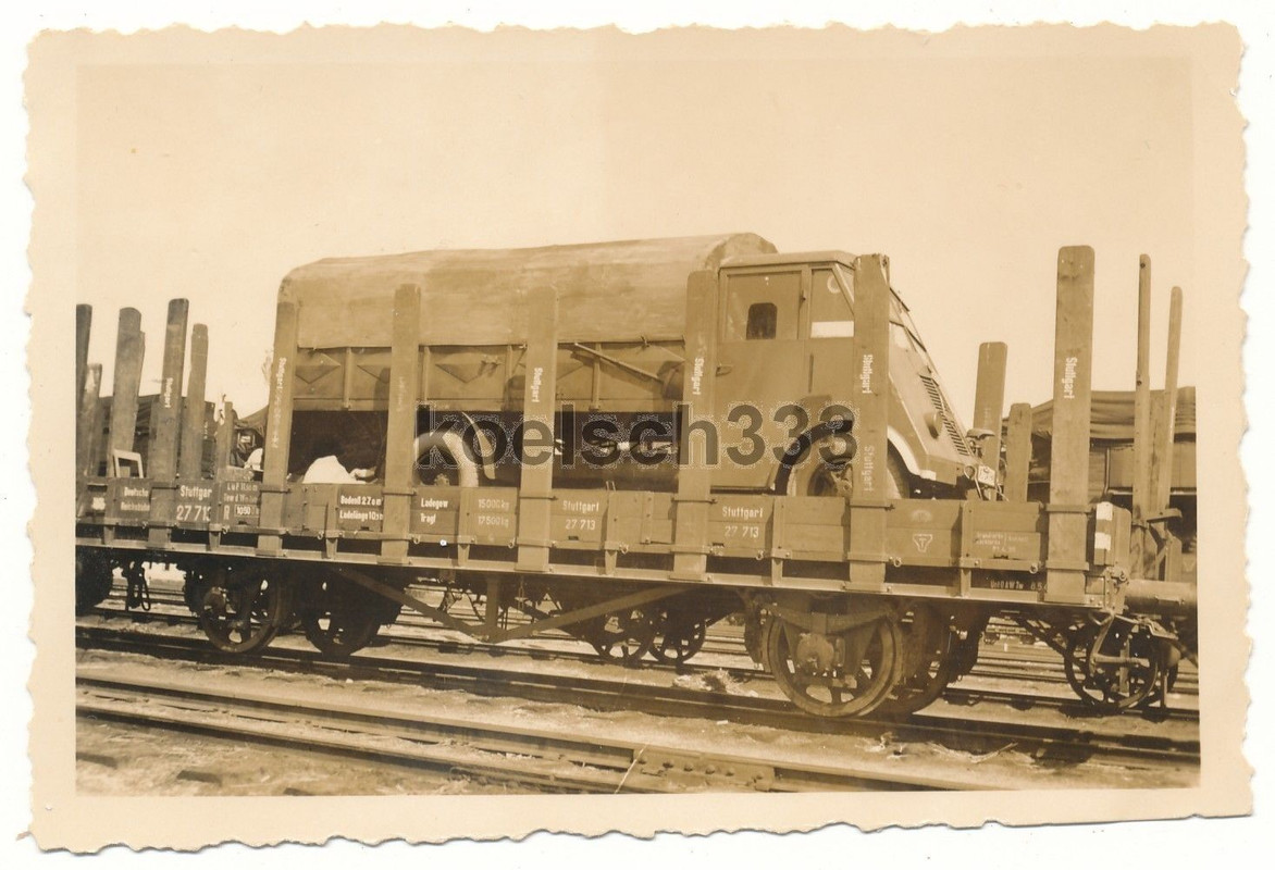 Foto französischer Renault AHN LKW auf Eisenbahn