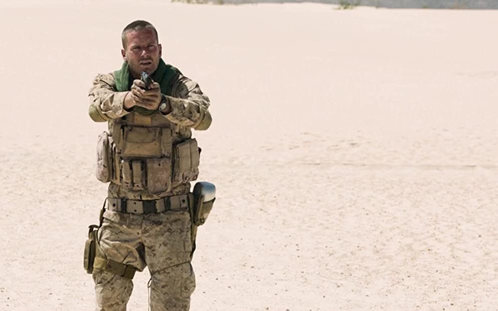 Armie Hammer di film Mine (2017)