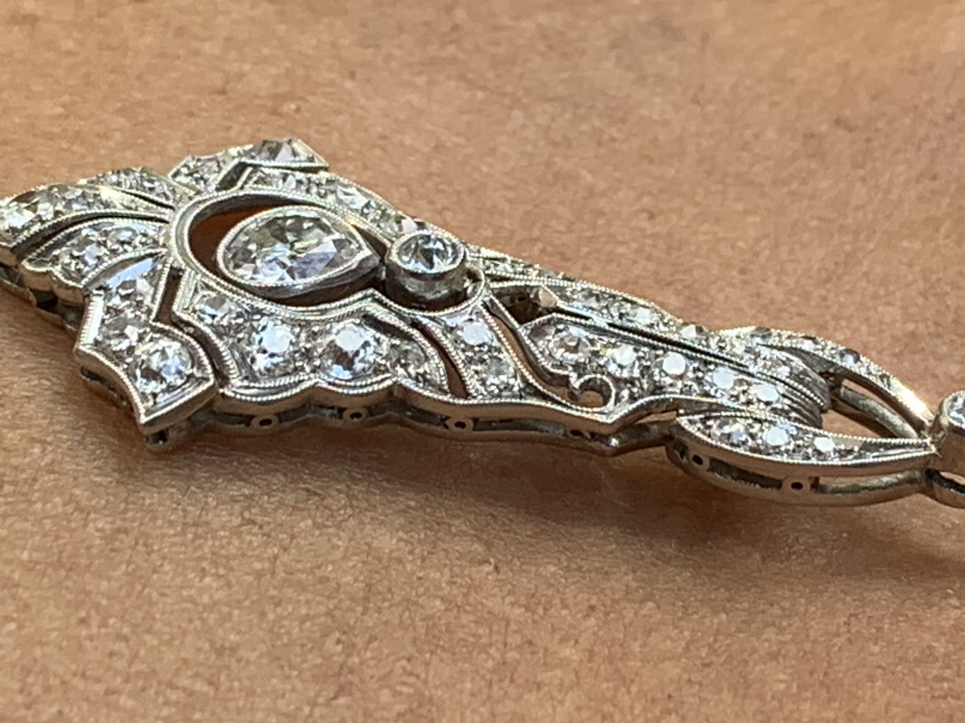 6E1EB524-D282-4195-B5E9-779CB696F3FC