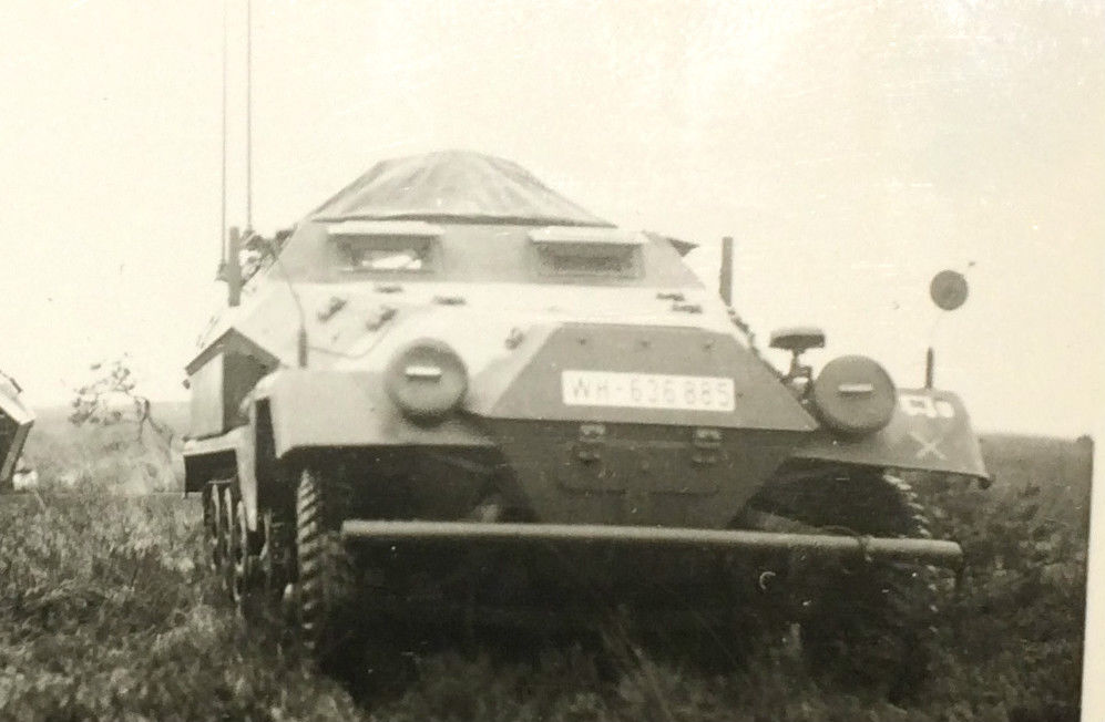 Foto_Panzer_5Div_Sch_tzenpanzer_Sd_Kfz_251_F