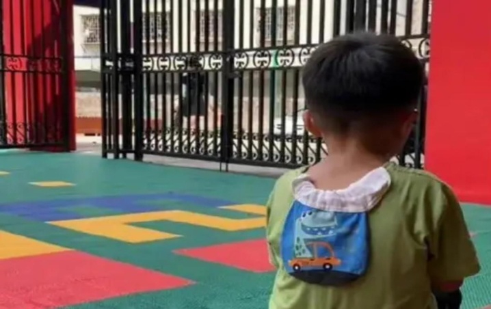 Hombre abandona a niño en la escuela al descubrir que no es el padre biológico