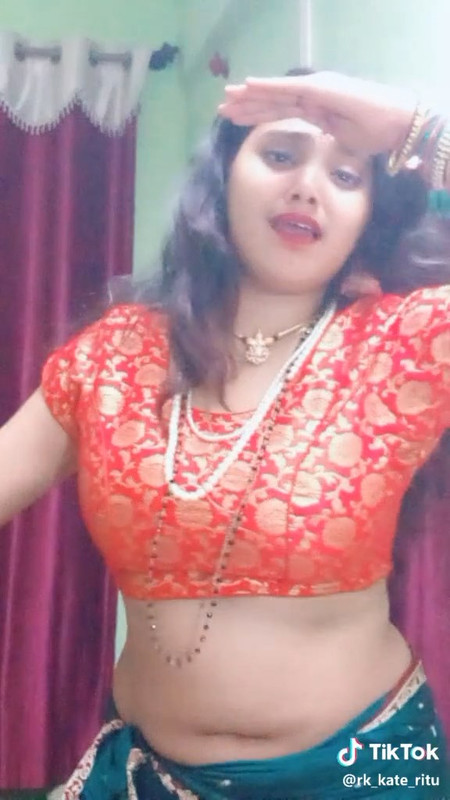 marathi girl sexy belly and navel.mp4_snapshot_00.08.624